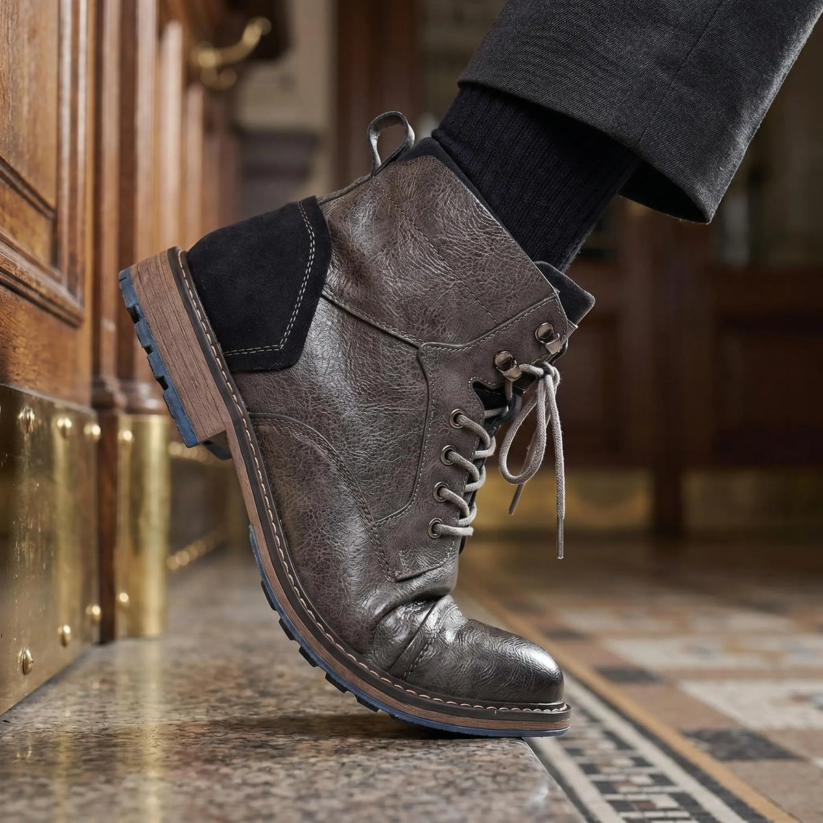 Men Retro Leather Ankle Boots With Zipper And Comfort Fit